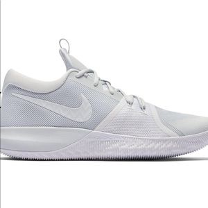 Nike Men’s ZoomAseersion Basketball shoes